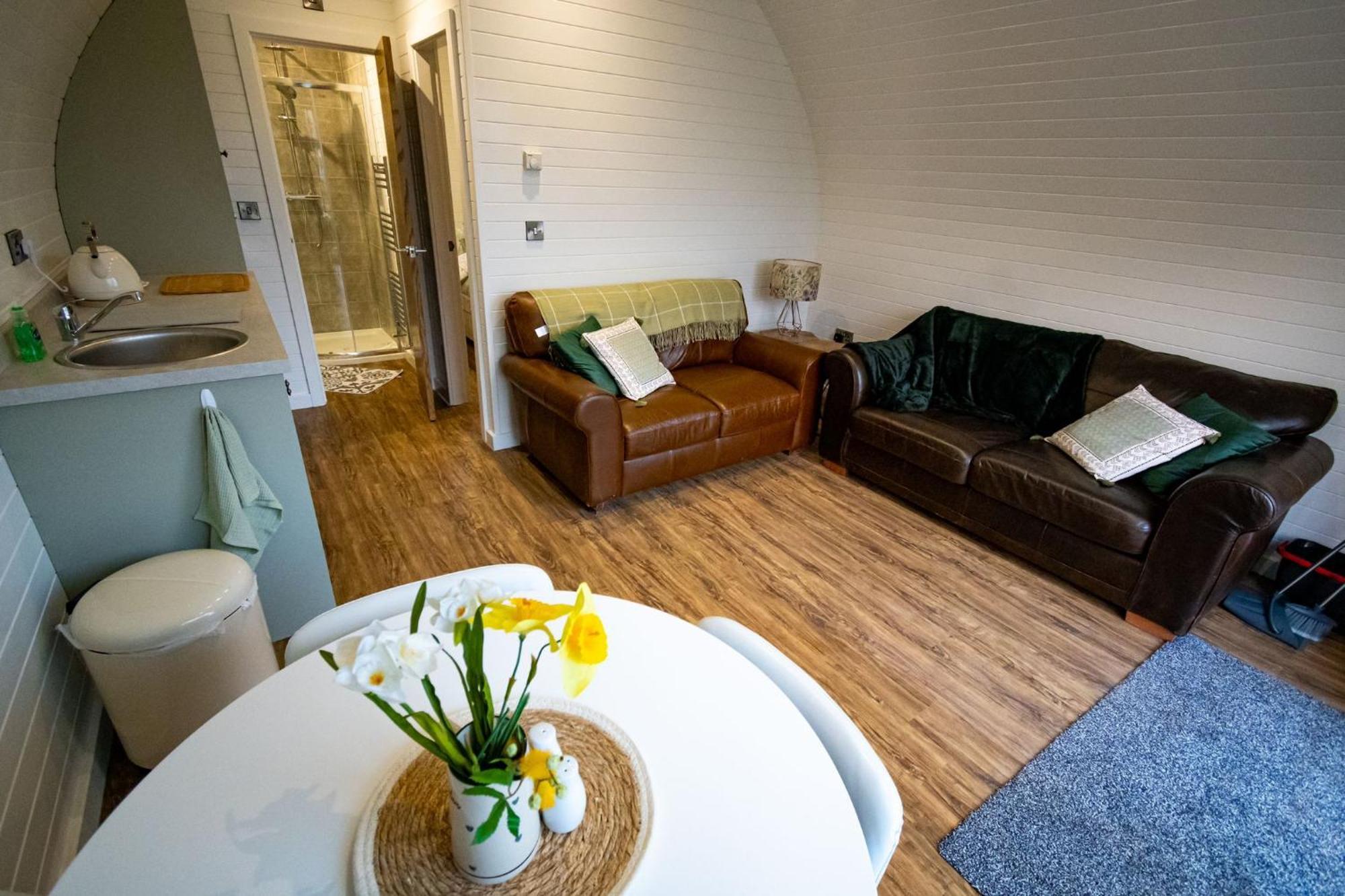 Beech Pod Cabin In Beautiful Surroundings Wrexham Zewnętrze zdjęcie